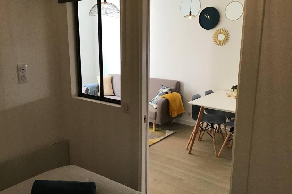 Appartement 2 chambres refait à neuf, climatisé, à 2 min de la mer Niza Exterior foto